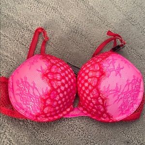 NWT Victorias Secret Bombshell Bra 32C